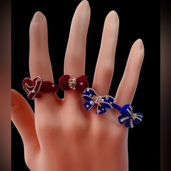 Velvet Rings - Picture 3 of 12